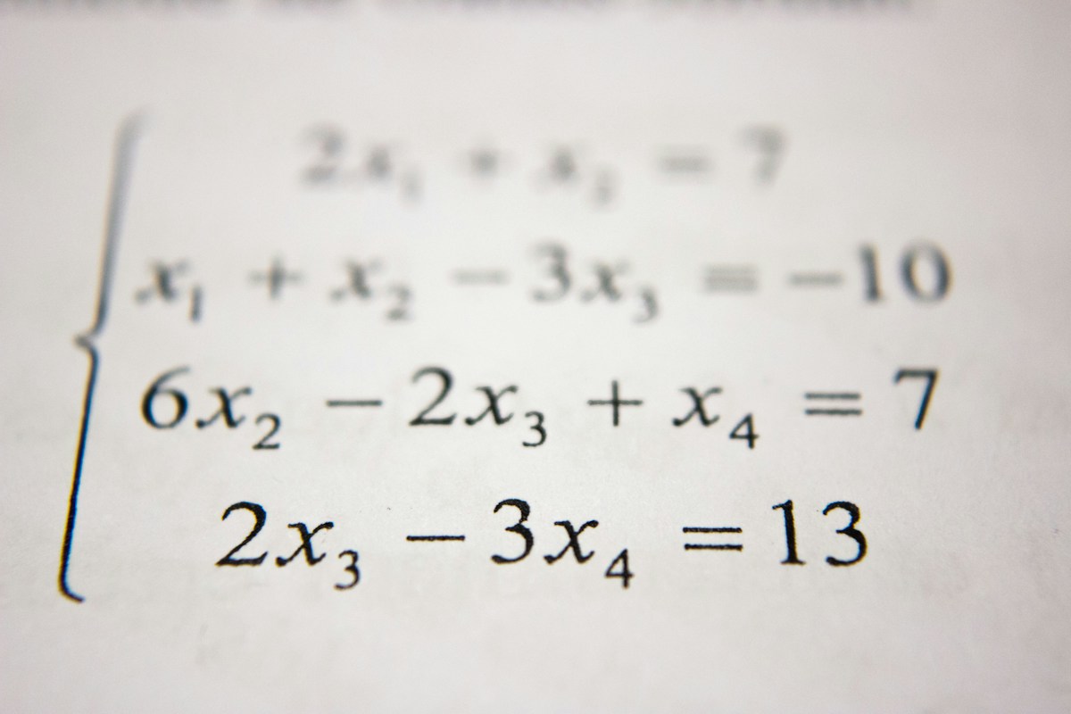 How to Build Strong Maths Skills with Online Learning at Home